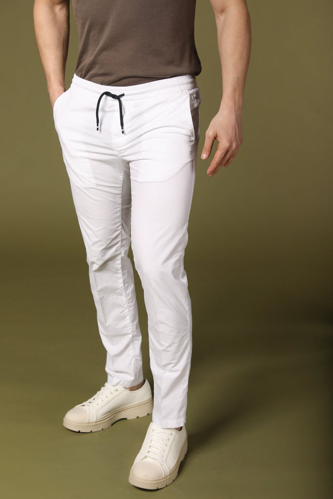 Image 1 de pantalon chino jogger homme modèle New York Sack blanc, coupe regular de Mason's