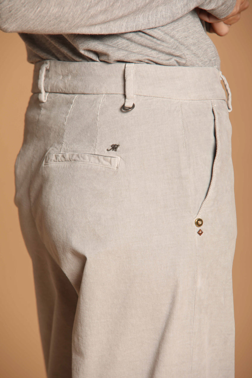 immagine 4 di pantalone chino donna, modello New York Studio, di colore grigio, fit relaxed di mason's