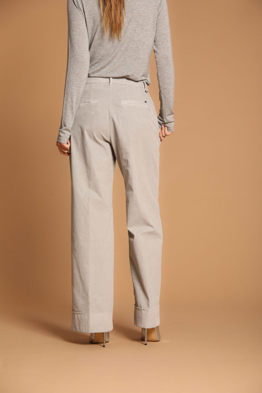 immagine 5 di pantalone chino donna, modello New York Studio, di colore grigio, fit relaxed di mason's