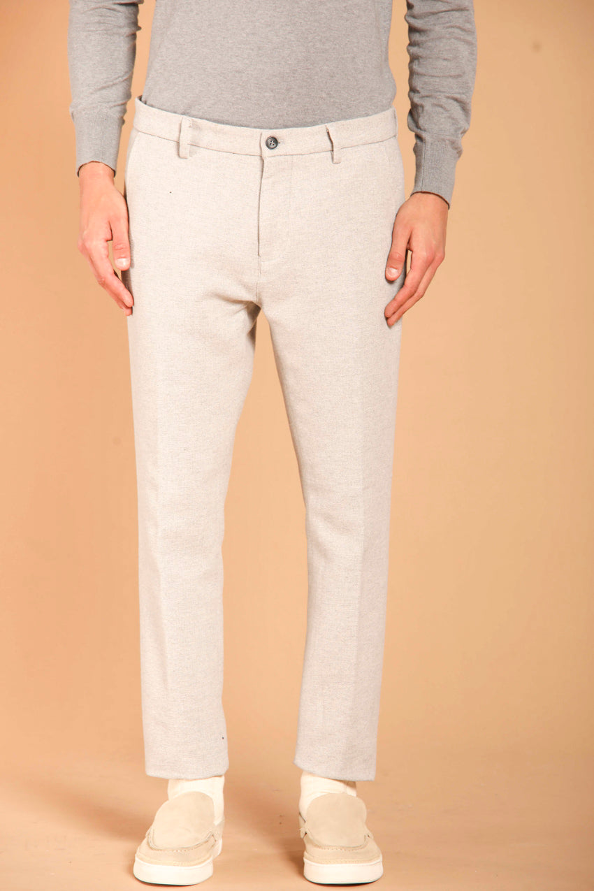 immagine 1 di pantalone chino uomo modello Osaka Style di colore grigio, fit carrot di Mason's