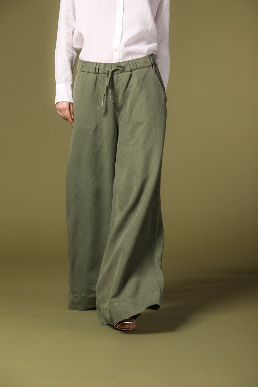Image 1 de pantalon chino pour femme, modèle Portofino en vert, relaxed fit de Mason's