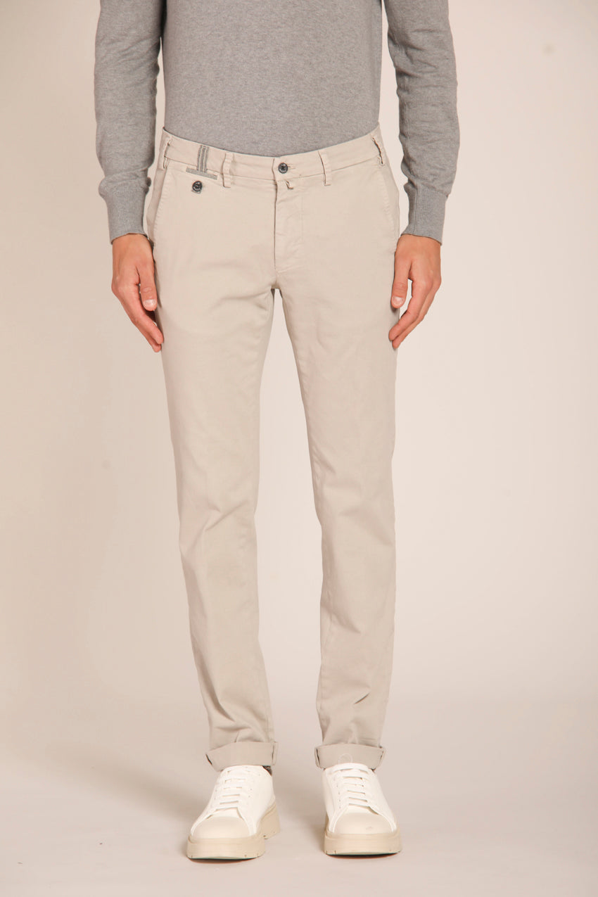 immagine 1 di pantalone chino uomo modello Torino Prestige, di colore grigio, fit slim di mason's