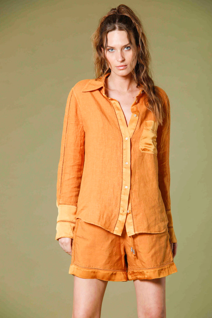 image 1 de la chemise femme en lin à manches longues modèle Nicole Patch couleur orange de mason's 