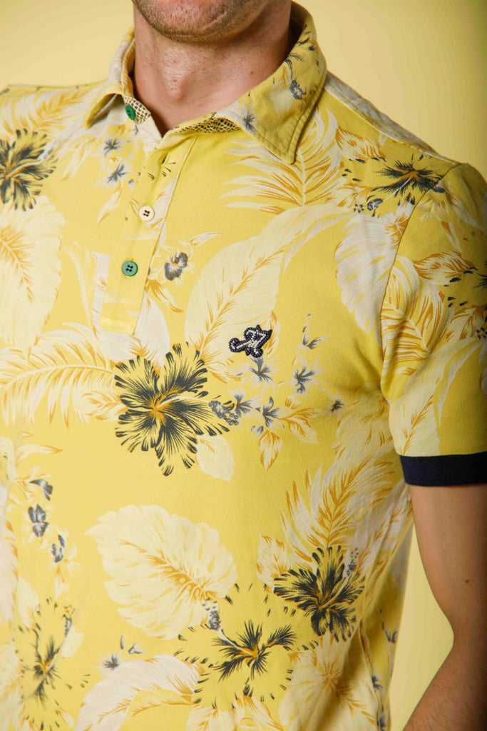 image 1 de polo homme en piquet avec motif floral modèle print en jaune de Mason's