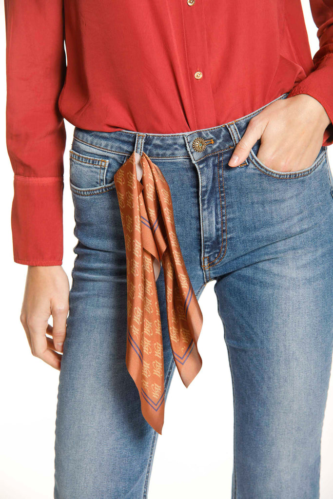 Image 2 de pantalon 5 poches pour femmes en denim bleu marine modèle Olivia par Mason's