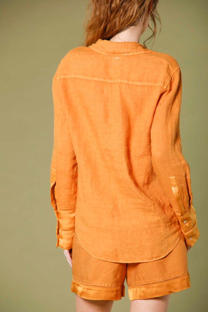 image 4 de la chemise femme en lin à manches longues modèle Nicole Patch couleur orange de mason's 