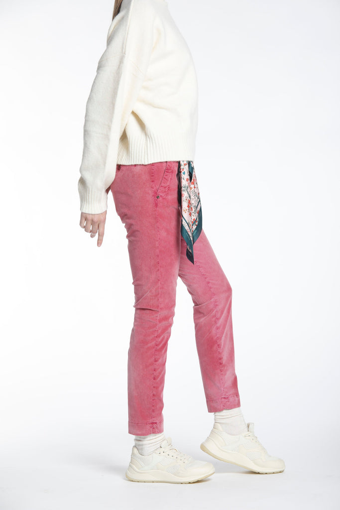 Image 4de pantalon chino femme en velours 1000 raies couleur fuchsia modèle Jaqueline Archivio de Mason's
