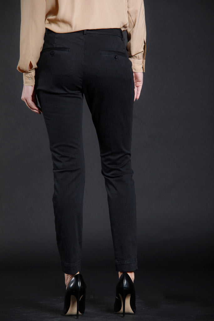 Image 3 de pantalon chino femme en gabardine couleur noir modèle Jaqueline Archivio de Mason's 