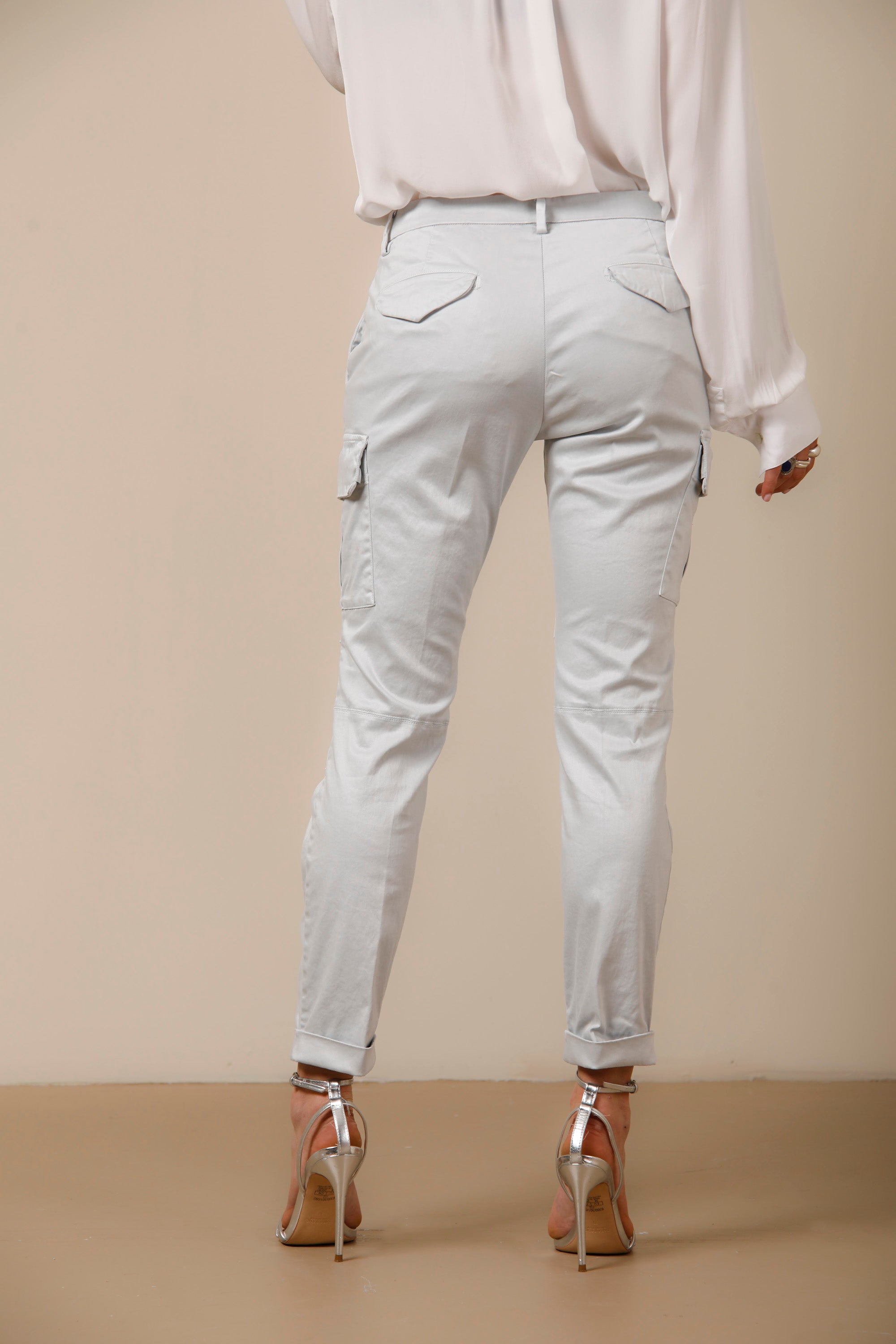 Chile City woman cargo pants in stretch satin icon washes curvy