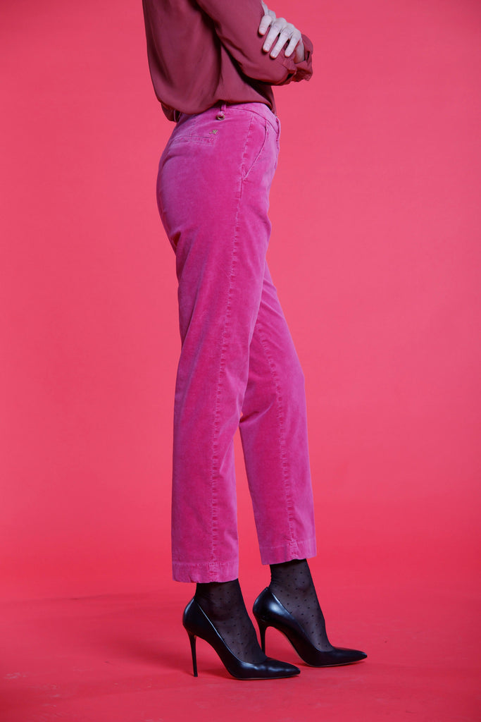 Immagine 2 di pantalone chino donna in velluto color fuxia modello New York di Mason's