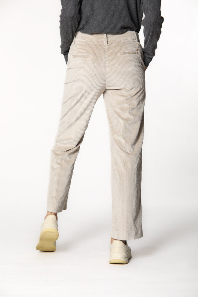Immagine 5 di pantalone chino donna in velluto color ghiaccio modello New York Cropped di Mason's