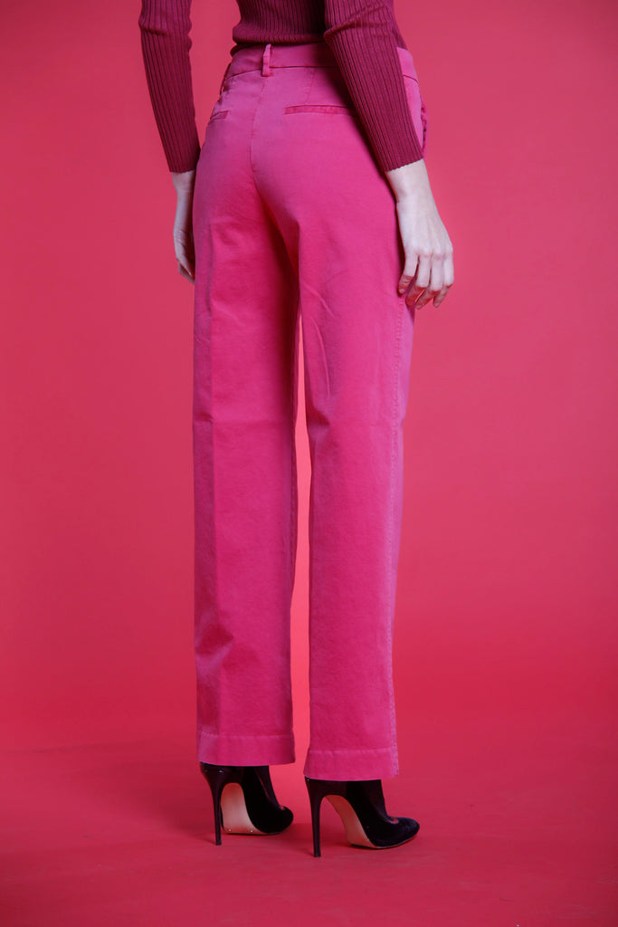 Image 4 du pantalon chino femme en satin fuchsia modèle New York Straight de Mason's
