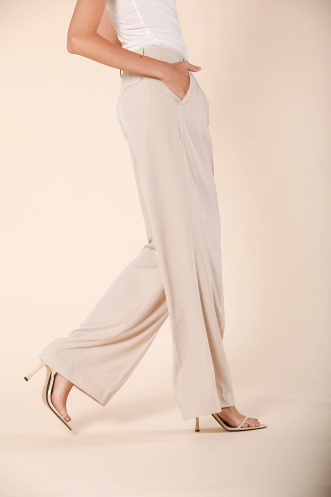 Immagine 5 di pantalone chino donna in tessuto tecnico beige modello NY Wide Pinces di Mason's