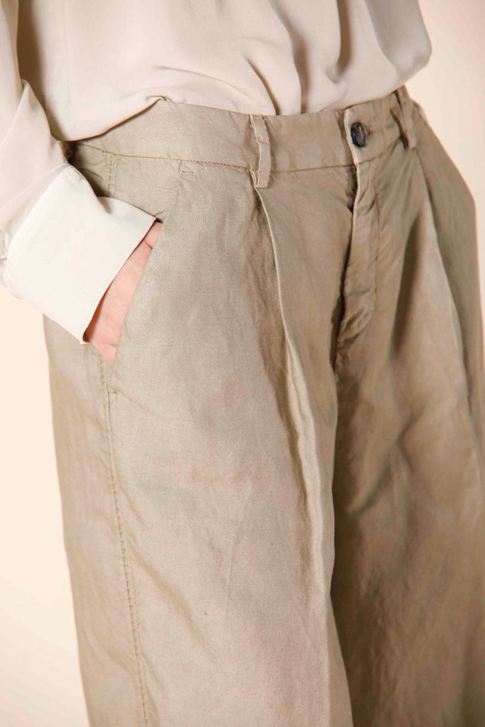 Immagine 3 di pantalone chino donna in tencel e lino color corda modello NY Wide Pinces di Mason's