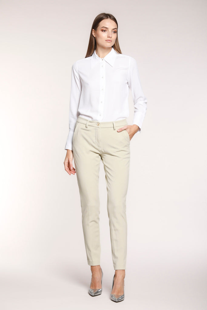 immagine 2 di pantalone chino donna in jersey colore panna modello New York Slim di Mason's
