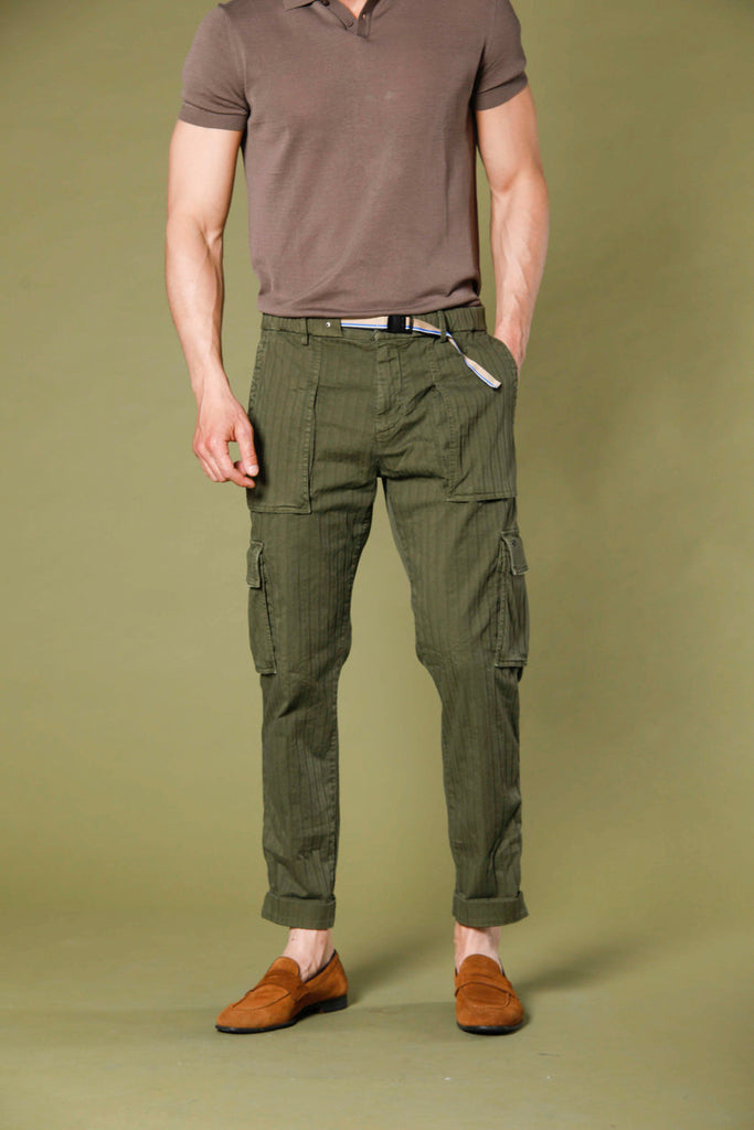 immagine 1 di pantalone cargo uomo in cotone resca modello Cuba Buckle colore verde regular fit di Mason's 