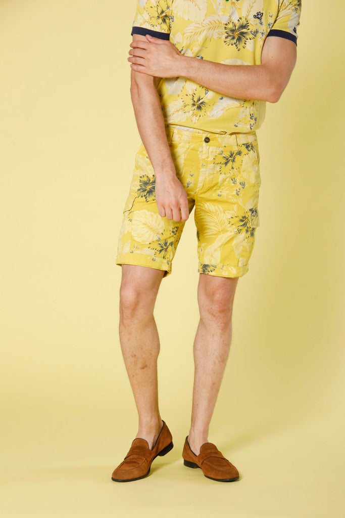 Bild 1 von Herren-Baumwoll-Cargo-Bermuda-Shorts mit Hawaii-Print Modell Chile 1 gelb slim fit von Mason's