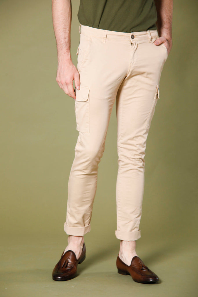 immagine 1 di pantalone cargo uomo in cotone modello Chile colore kaki scuro extra slim di Mason's