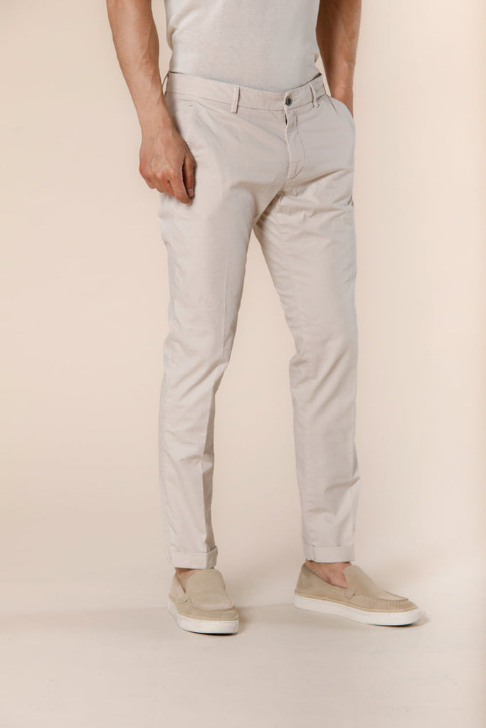 Immagine 1 di pantalone chino uomo in gabardina stretch color stucco modello Milano Style di Mason's