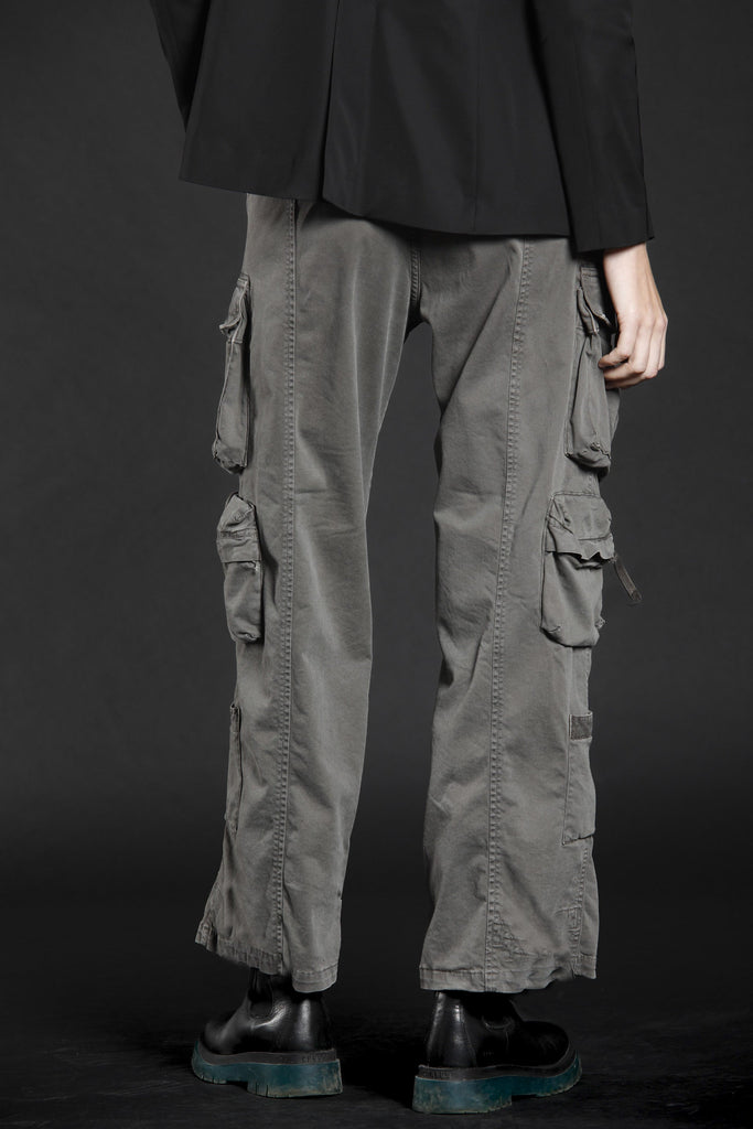 Immagine 3 di pantaloni cargo donna in gabardina colore verde militare modello New Hunter di Mason's  